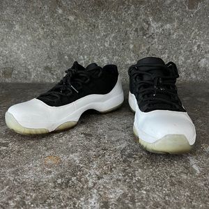 Air Jordan 11 Low ‘Tuxedo’, Authentic